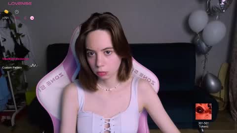 Snapshot of allie_hazie chatting on March 1, 11:04 pm alice online show from March 1, 11:04 pm
