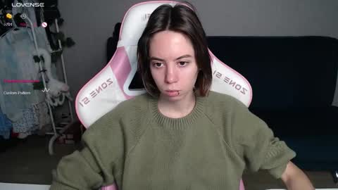 Snapshot of allie_hazie chatting on October 4, 10:58 pm alice online show from October 4, 10:58 pm