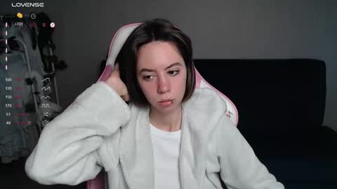 Snapshot of allie_hazie chatting on September 23, 12:42 am alice online show from September 23, 12:42 am
