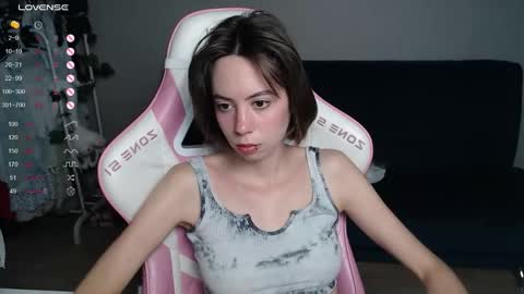 Snapshot of allie_hazie chatting on October 2, 12:26 am alice online show from October 2, 12:26 am