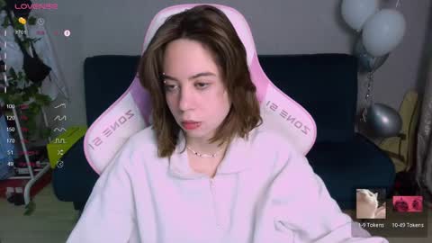 Snapshot of allie_hazie chatting on February 27, 11:04 pm alice online show from February 27, 11:04 pm