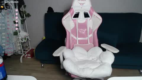 Snapshot of allie_hazie chatting on October 7, 12:15 am alice online show from October 7, 12:15 am