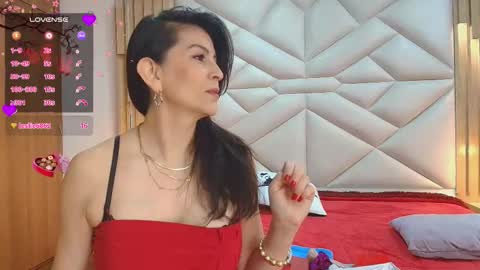 Aliie  online show from November 27, 12:30 pm