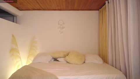 Allie  online show from January 9, 4:44 pm