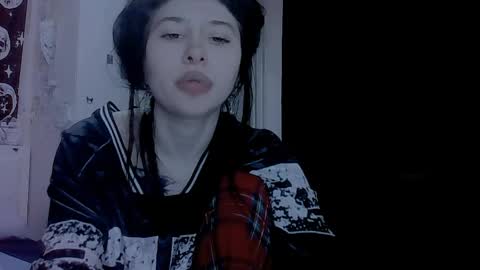 Alis online show from April 22, 8:50 pm