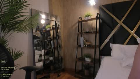 allisonowens_ online show from December 16, 4:07 am