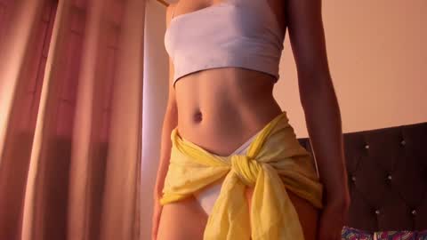 Snapshot of allisson_rose chatting on December 10, 9:11 pm Alli online show from December 10, 9:11 pm