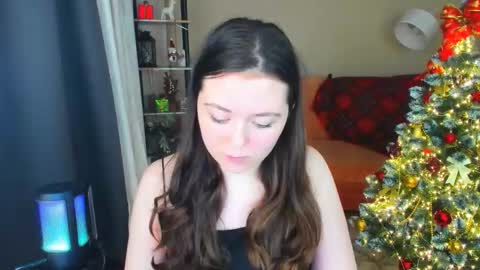 alluringeyess online show from December 20, 5:39 pm