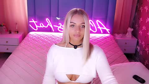 AlwaysHot online show from April 1, 2:56 am