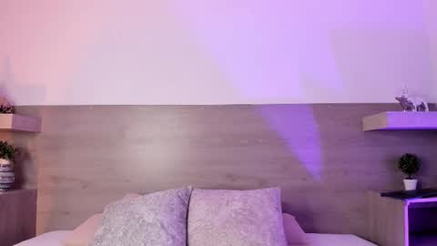 Ally  online show from November 30, 1:04 pm