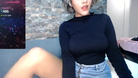 Snapshot of ally_summer chatting on December 3, 4:24 am ally_summer online show from December 3, 4:24 am