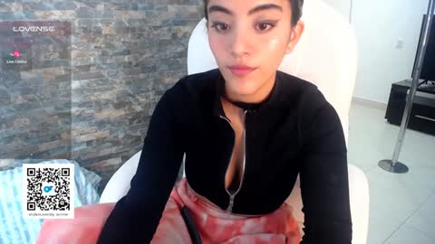 Snapshot of ally_summer chatting on January 4, 3:07 am ally_summer online show from January 4, 3:07 am