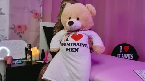 Snapshot of allys_secret chatting on September 15, 6:59 pm Call me Ally  online show from September 15, 6:59 pm