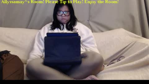 Allyssamay online show from January 11, 6:29 am