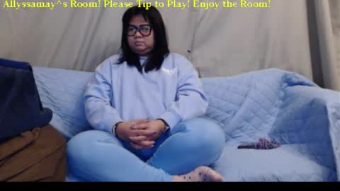 Allyssamay online show from February 3, 6:33 am