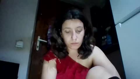 Snapshot of alma_amy chatting on January 3, 9:57 pm Alma online show from January 3, 9:57 pm