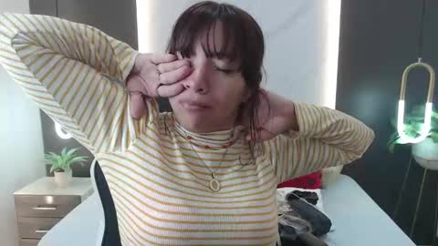 Snapshot of alma_fenix chatting on December 30, 12:20 pm ALMA FENIX online show from December 30, 12:20 pm