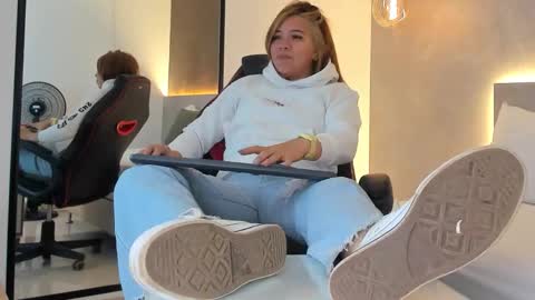 ALMA FENIX  online show from November 25, 1:24 pm