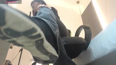 Snapshot of alma_fenix chatting on February 19, 12:11 pm ALMA FENIX online show from February 19, 12:11 pm