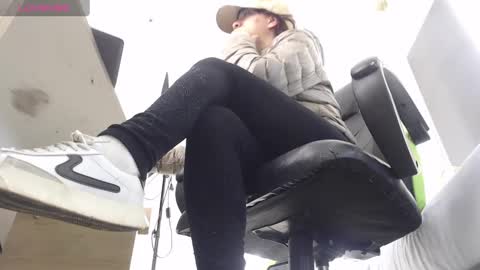 Snapshot of alma_fenix chatting on February 8, 12:06 pm ALMA FENIX online show from February 8, 12:06 pm