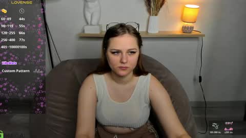 alma_jons online show from April 4, 12:09 am