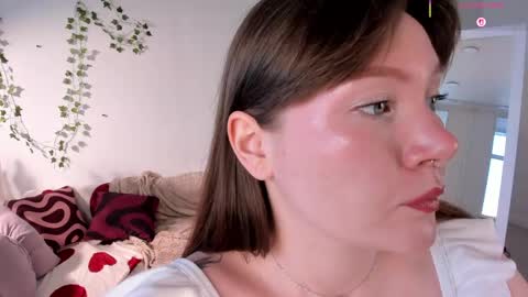 Lilu online show from May 20, 5:37 am