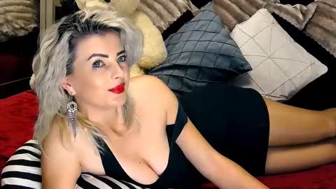 aly online show from December 13, 11:55 am