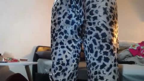 Alyn Maria online show from January 15, 2:39 am