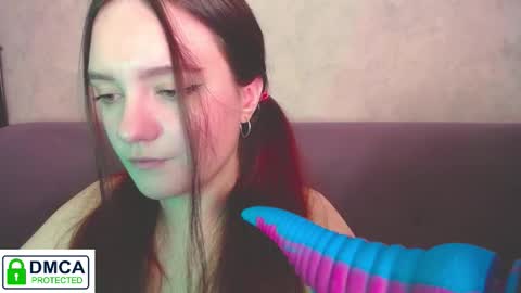 Snapshot of alyssa__scarlet chatting on October 8, 10:41 am Alyssa online show from October 8, 10:41 am