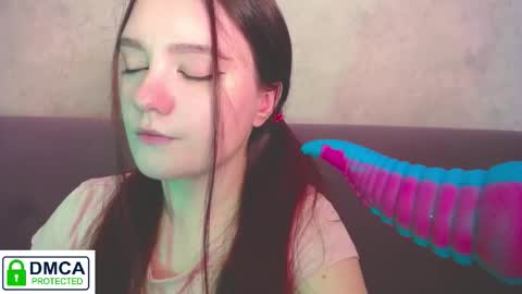 Snapshot of alyssa__scarlet chatting on October 21, 8:51 am Alyssa online show from October 21, 8:51 am