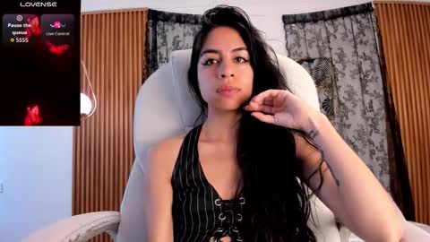 alyssabeauty_ online show from February 1, 9:02 pm