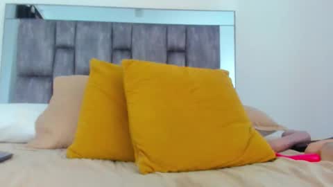 alyssia online show from November 21, 2:52 pm