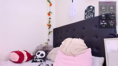 Isabella online show from October 19, 7:05 pm