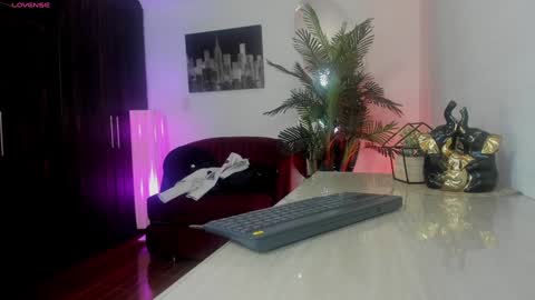 Snapshot of amaia_bushida chatting on January 26, 2:24 am anny online show from January 26, 2:24 am