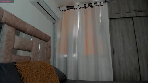 Snapshot of amaia_mendoza chatting on February 7, 6:24 pm Amaia Mendoza online show from February 7, 6:24 pm