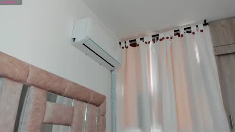 Snapshot of amaia_mendoza chatting on February 5, 6:37 pm Amaia Mendoza online show from February 5, 6:37 pm