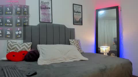 Snapshot of amaia_monet chatting on September 11, 11:49 pm Hi Im AmaiaHelp me reach 100 likes online show from September 11, 11:49 pm