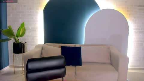 Amalia cruss online show from May 28, 1:58 am