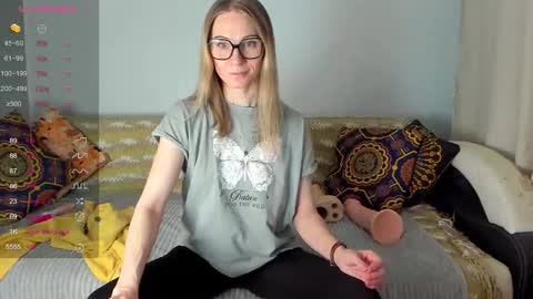 Amalia online show from December 5, 8:25 am