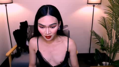 Trisha Greyson online show from October 27, 2:23 pm