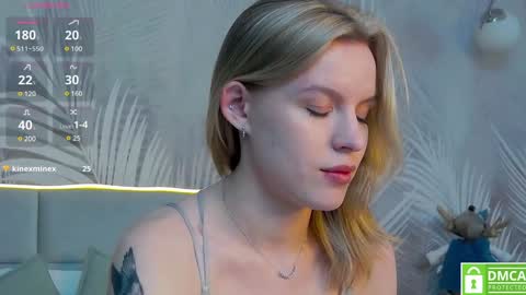 Amalia online show from December 25, 1:09 pm