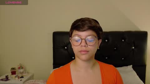 Snapshot of amand1_sweet chatting on March 10, 12:38 pm online show from March 10, 12:38 pm