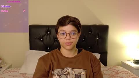 Snapshot of amand1_sweet chatting on March 4, 12:55 pm online show from March 4, 12:55 pm