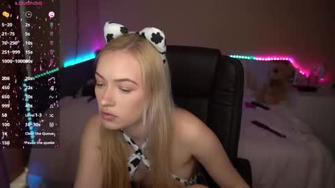 Amanda online show from December 3, 10:06 am