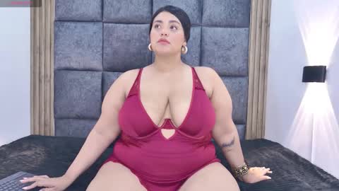 AmandaRousel  online show from December 14, 1:06 pm