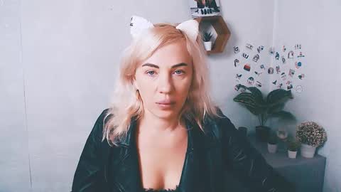 Amanda online show from October 8, 5:23 am