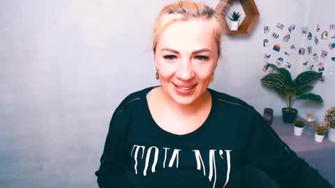 Amanda online show from September 25, 5:17 am