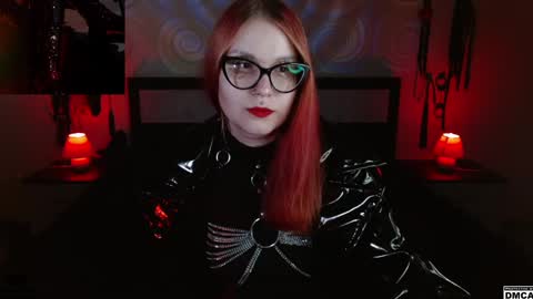 Snapshot of amanita__pantherina chatting on December 13, 9:58 am Goddess Amanita online show from December 13, 9:58 am