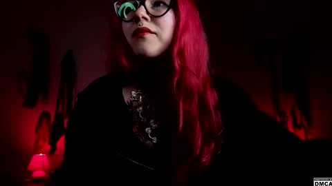 Snapshot of amanita__pantherina chatting on October 7, 9:14 am Goddess Amanita online show from October 7, 9:14 am