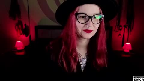 Snapshot of amanita__pantherina chatting on February 20, 9:33 am Goddess Amanita online show from February 20, 9:33 am